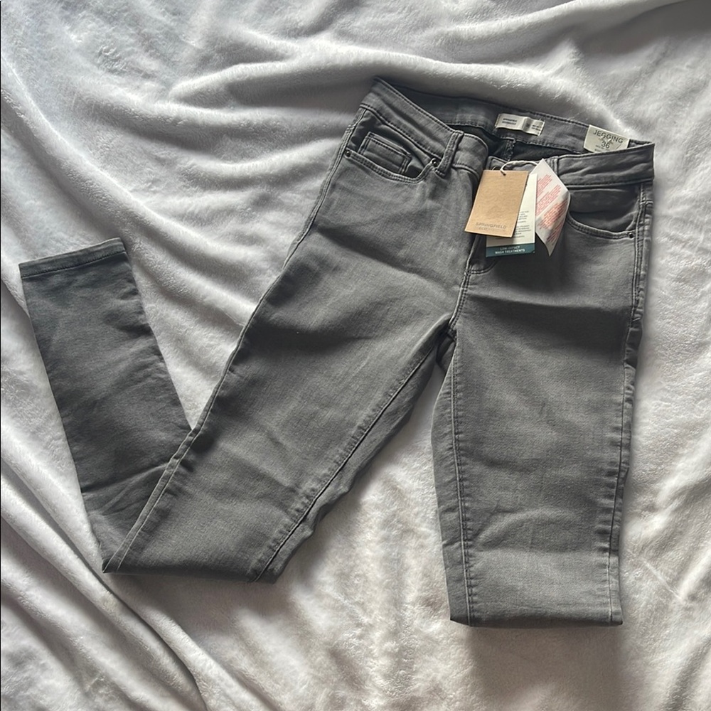 Chic Gray Skinny Jeans for Women